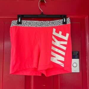 Nike Workout Women's Shorts Pink Spandex XL Gym Running Athletic Leisure